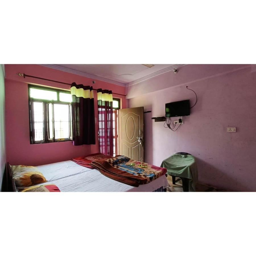 Astha Guest House Gopeshwar Экстерьер фото