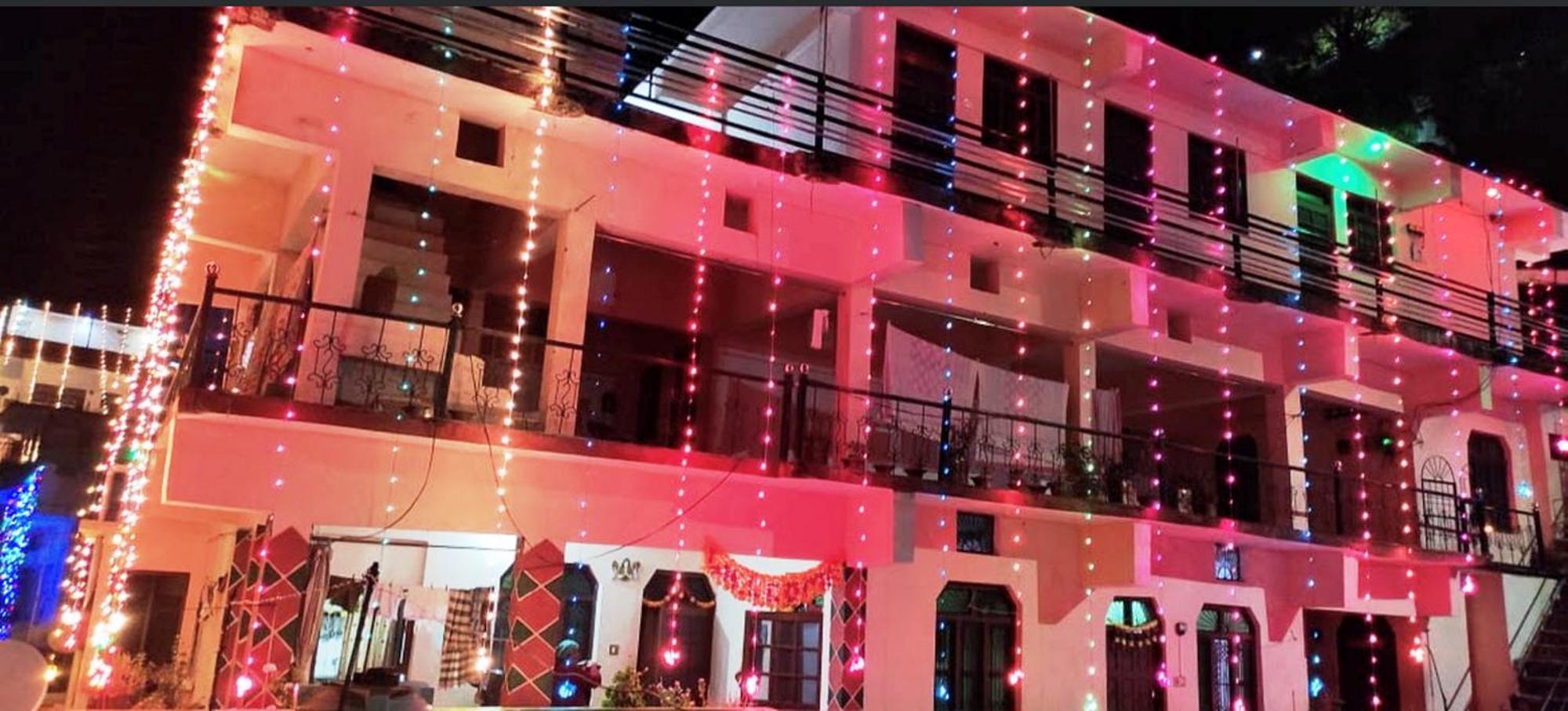 Astha Guest House Gopeshwar Экстерьер фото