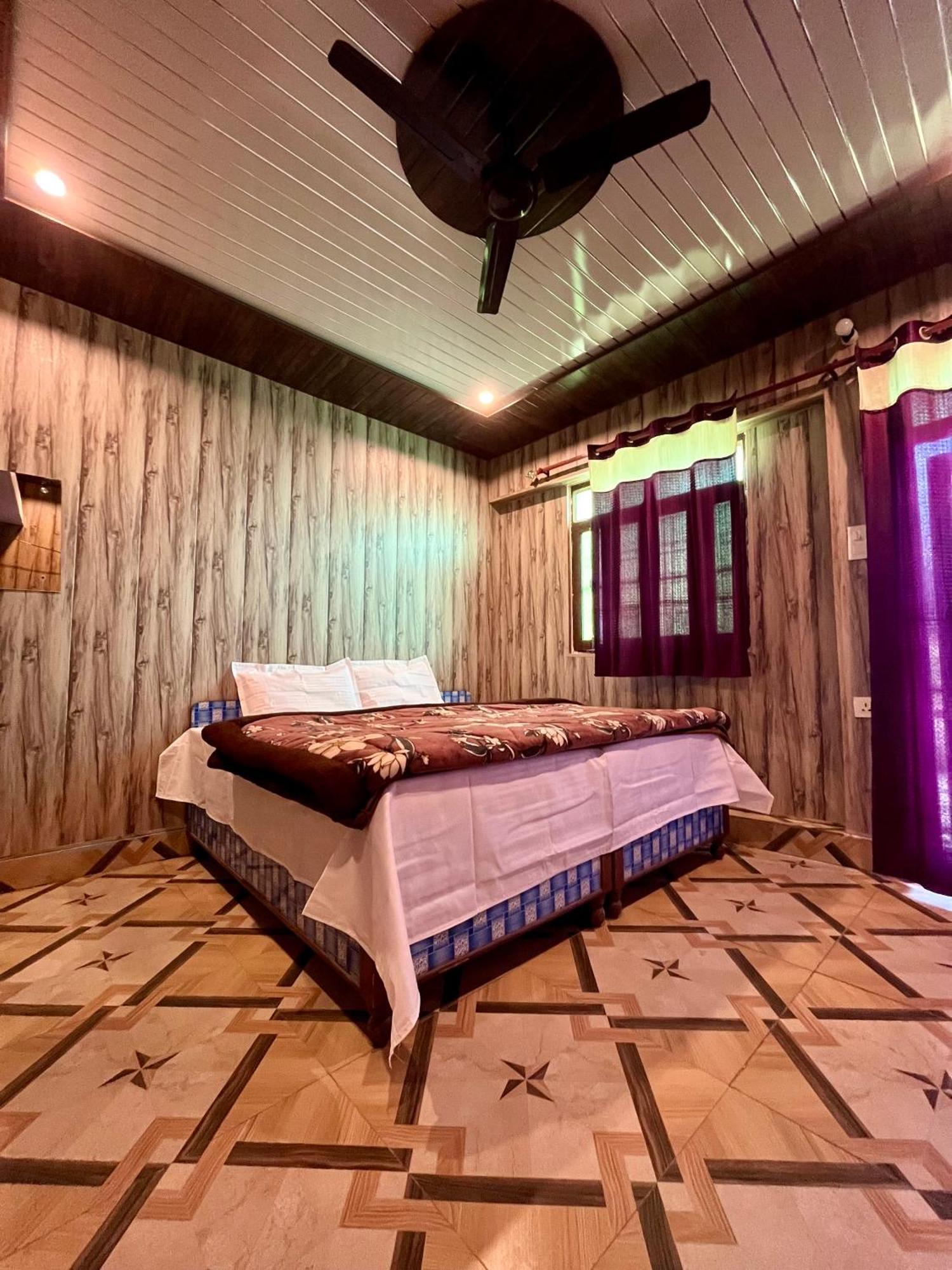 Astha Guest House Gopeshwar Экстерьер фото