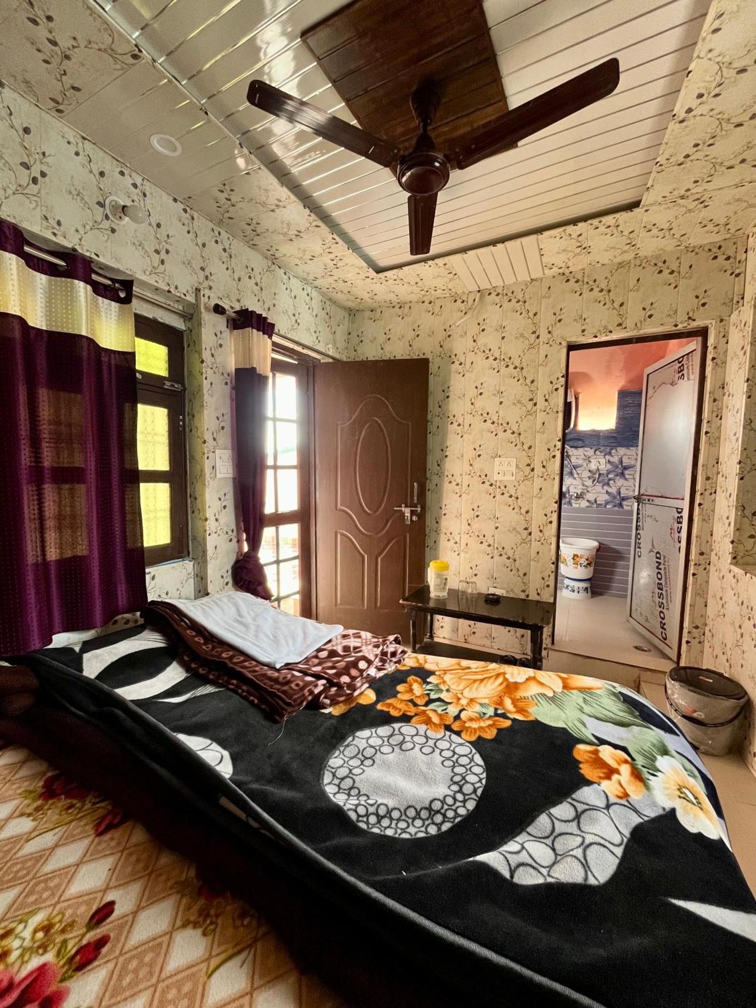 Astha Guest House Gopeshwar Экстерьер фото