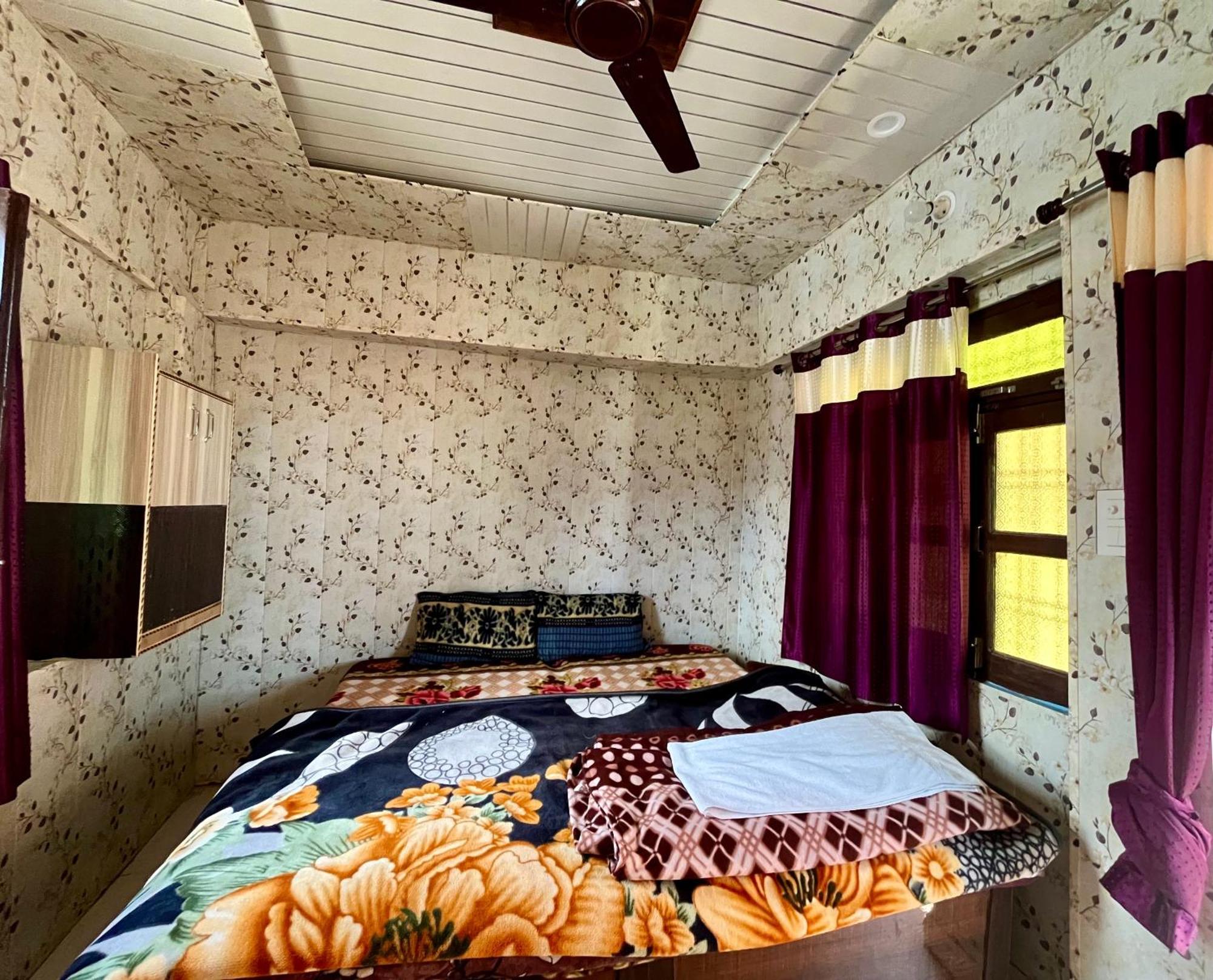 Astha Guest House Gopeshwar Экстерьер фото